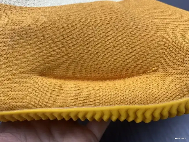 RNR Yeezy Sulfur Knit GW5353 Adidas 0527